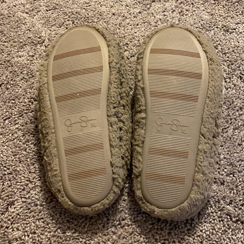 Jessica Simpson Cozy Slippers - Picture 3 of 3